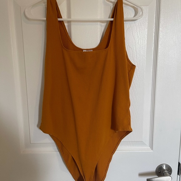 Buy 2 get 1- Bodysuit - Picture 2 of 3